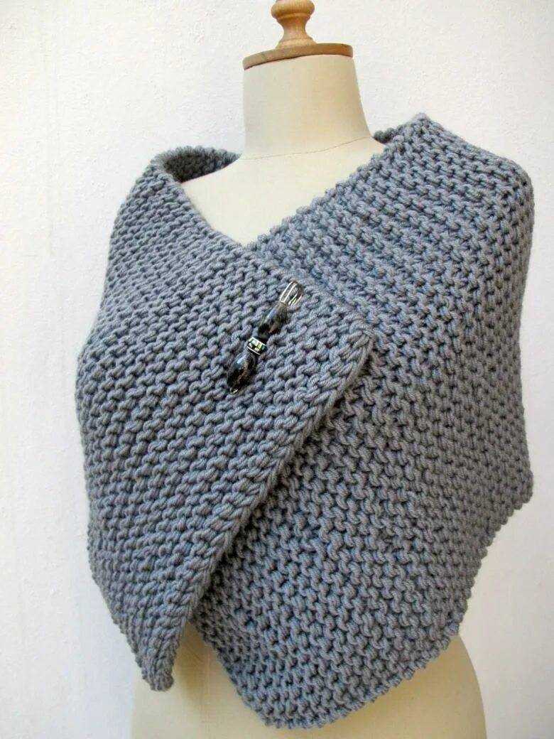 Chunky knit capelet pattern