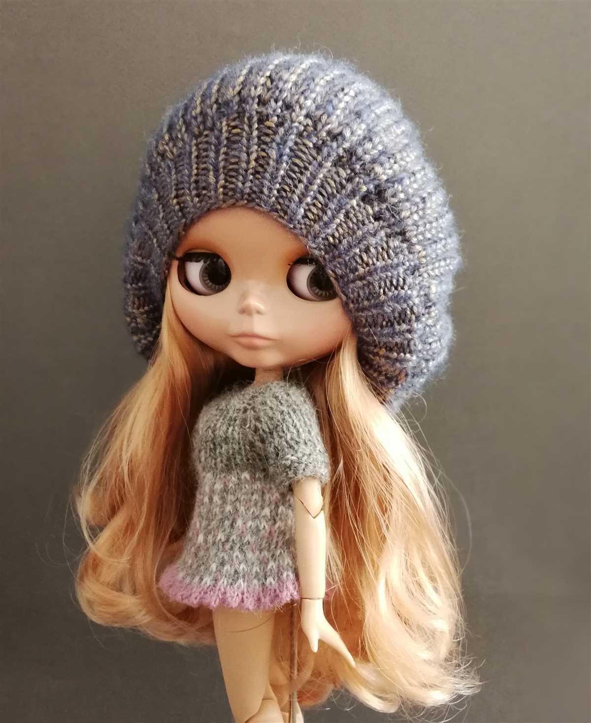 Knitted barbie hat pattern