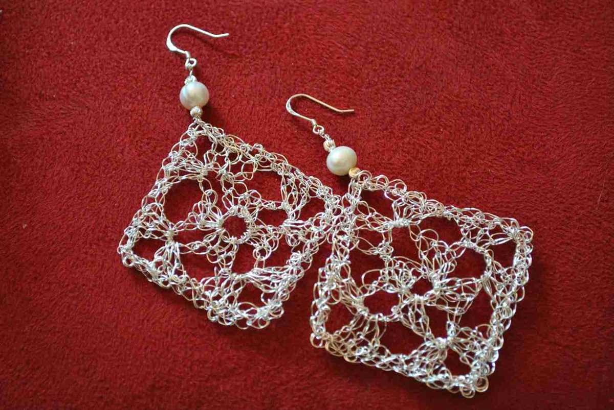 Knitted wire jewelry patterns free