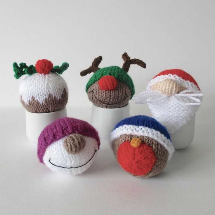 Knitted baubles pattern